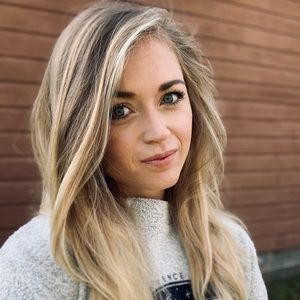 Meet your Posher, Michaela